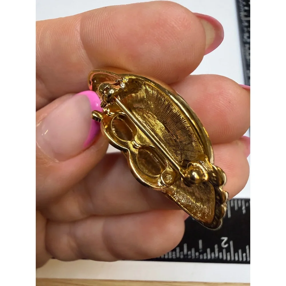 Gold Tone Swirl Brooch Pendant Hematite Cabochon Ribbed Oval Statement Pin